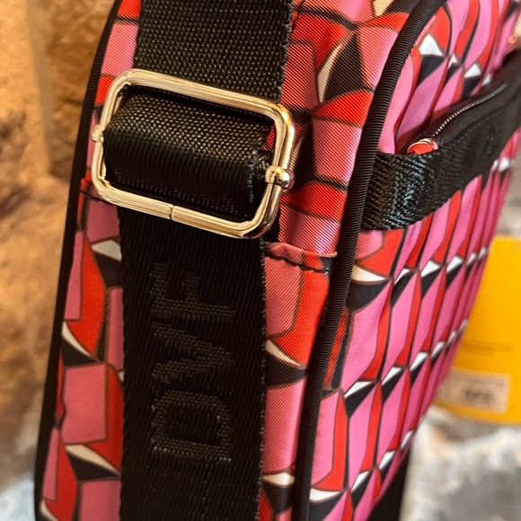 DVF FOR TARGET pink and ref geo print crossbody bag new - Picture 4 of 8